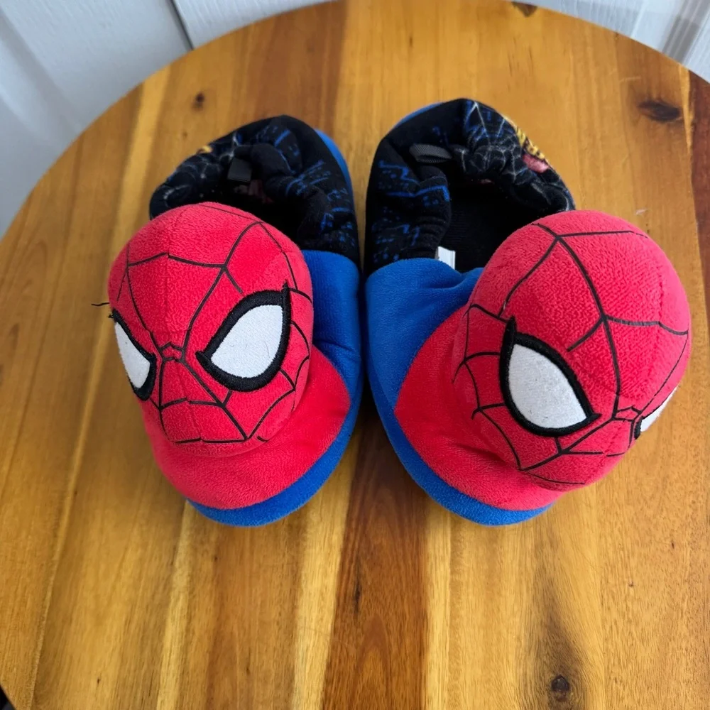 Marvel Spider-Man kids slippers size 11-12
